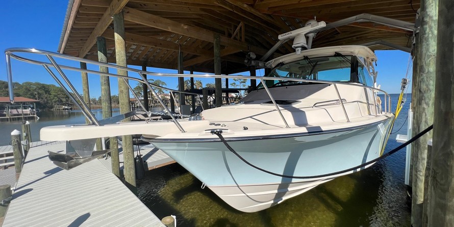 Grady-White Express 370