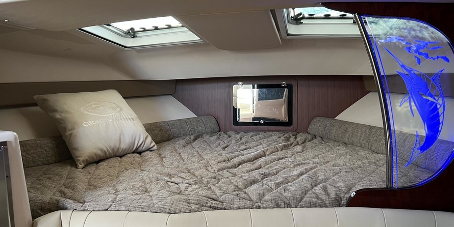 Grady-White Express 370