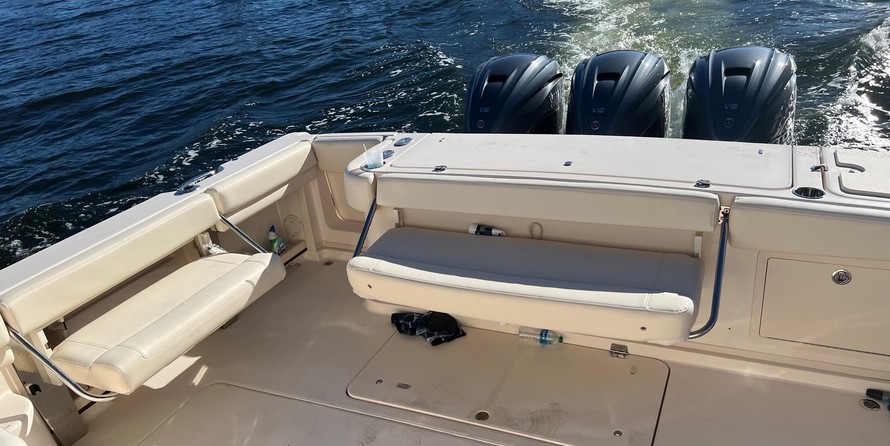 Grady-White Express 370