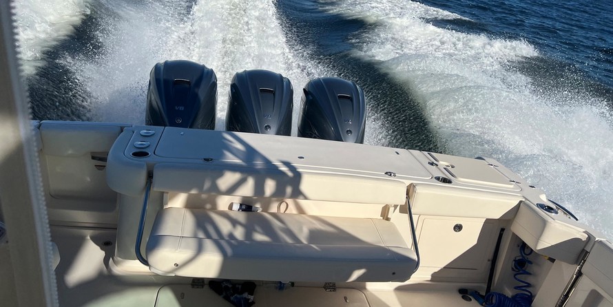 Grady-White Express 370