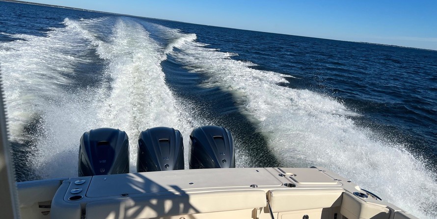 Grady-White Express 370