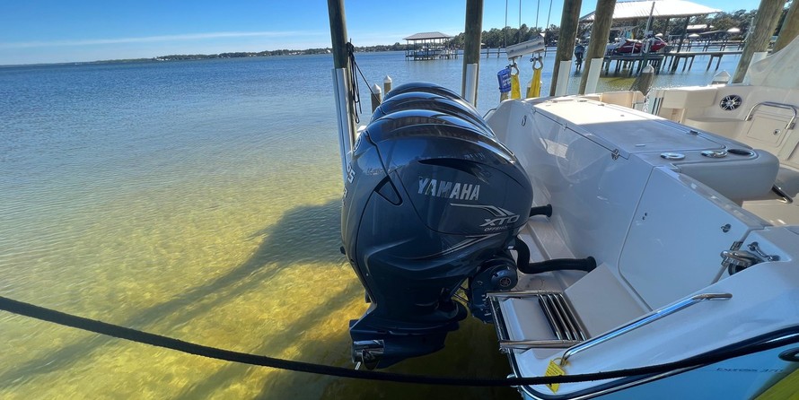 Grady-White Express 370