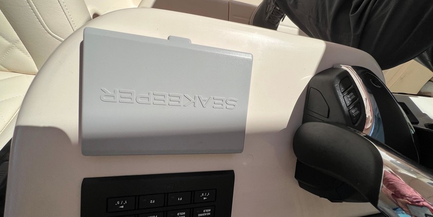 Grady-White Express 370