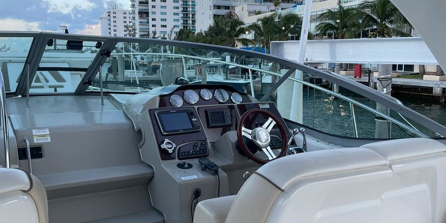 Sea Ray 350 Sundancer