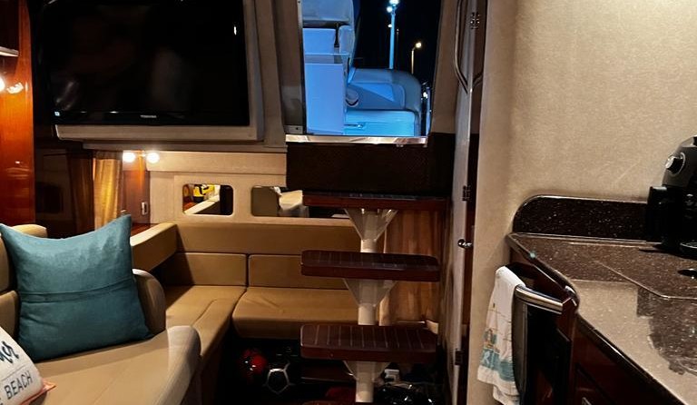 Sea Ray 350 Sundancer