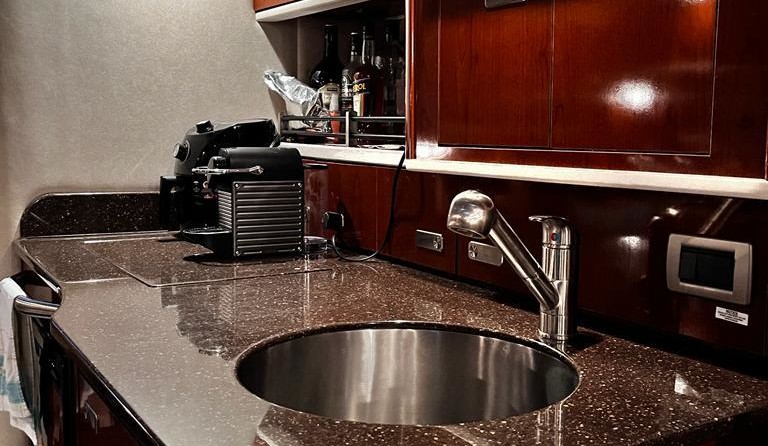 Sea Ray 350 Sundancer