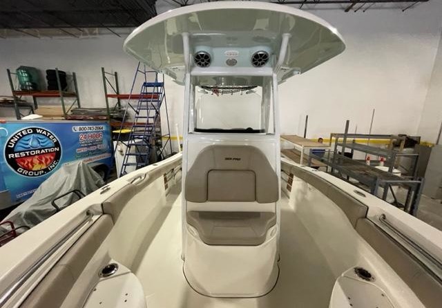 Angler Pro Boats 2900 center console