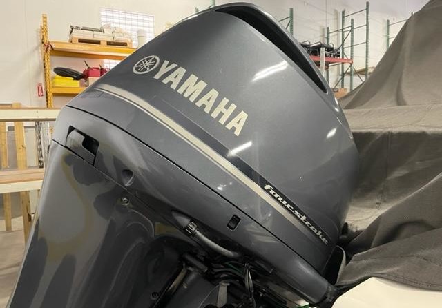 Angler Pro Boats 2900 center console