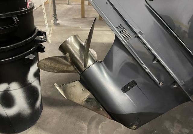 Angler Pro Boats 2900 center console