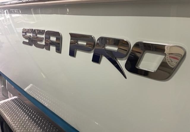 Angler Pro Boats 2900 center console