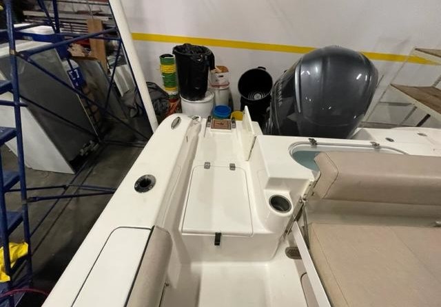 Angler Pro Boats 2900 center console