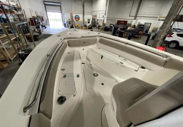 Angler Pro Boats 2900 center console