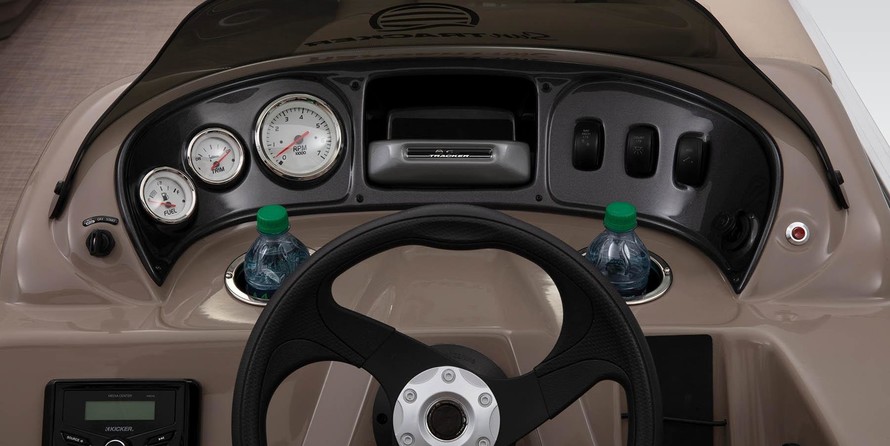 Sun Tracker Party Barge 18 DLX