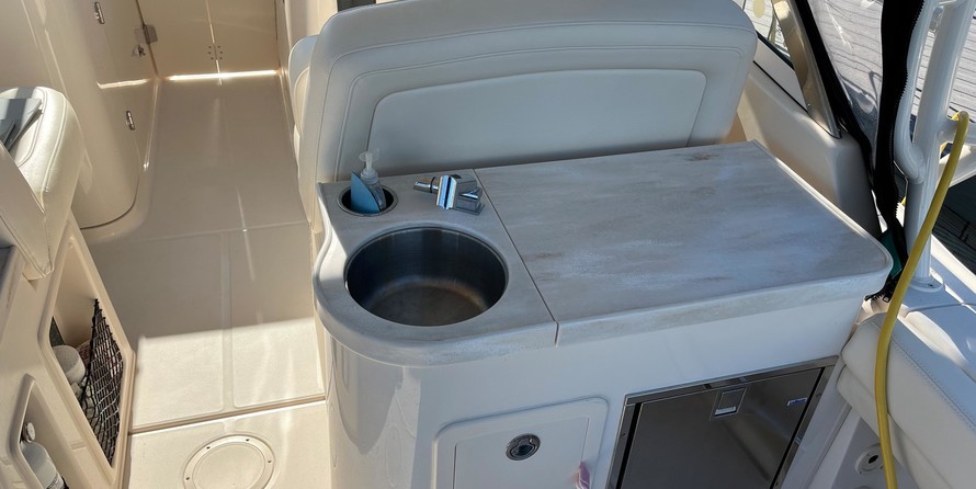 Grady-White Freedom 307