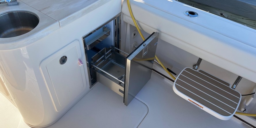 Grady-White Freedom 307