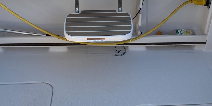 Grady-White Freedom 307