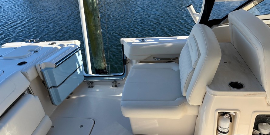 Grady-White Freedom 307