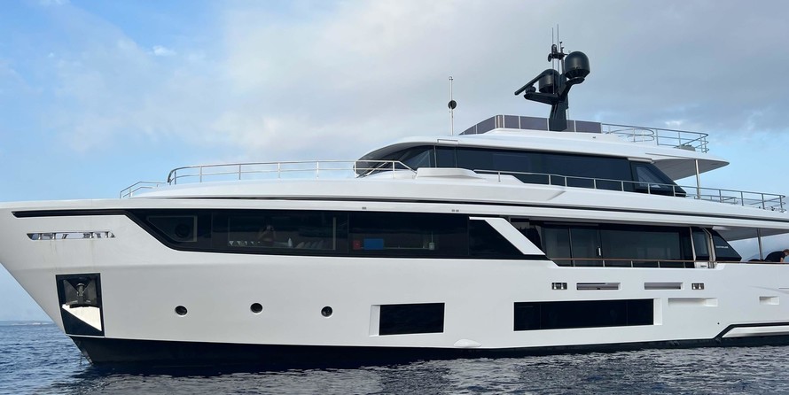Custom Line Navetta 30