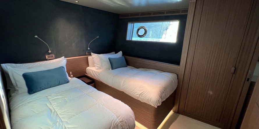 Custom Line Navetta 30