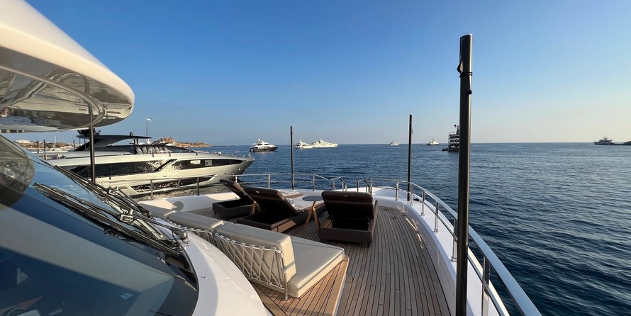Custom Line Navetta 30