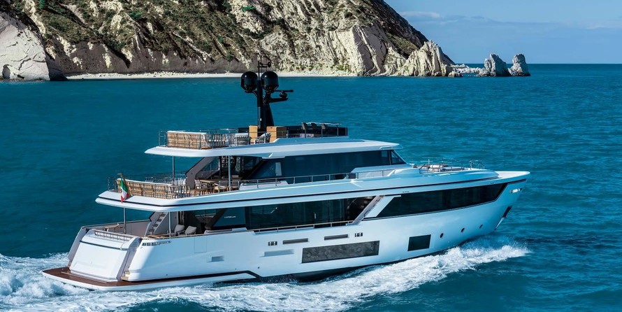 Custom Line Navetta 30