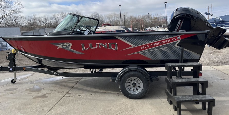 Lund Boats 1875 Crossover XS