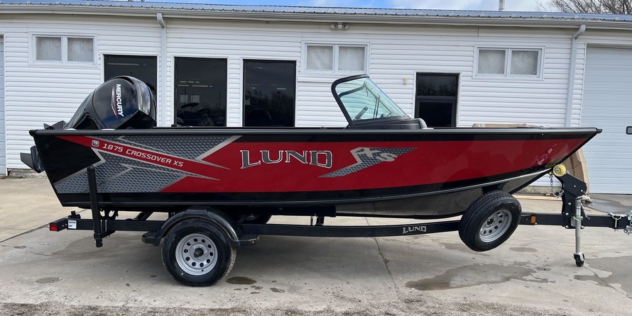 Lund Boats 1875 Crossover XS