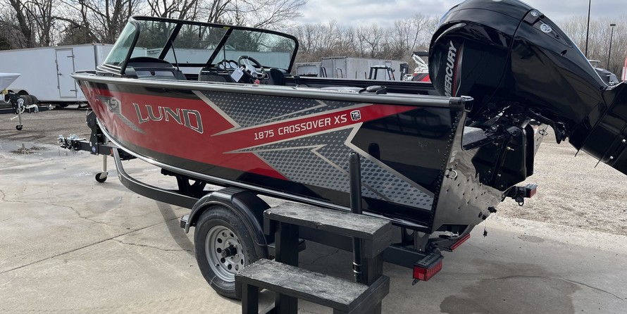 Lund Boats 1875 Crossover XS