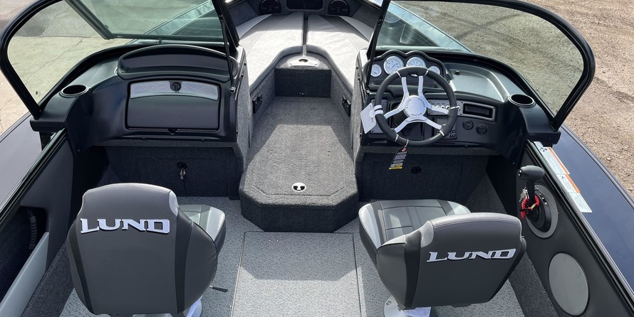Lund Boats 1875 Crossover XS