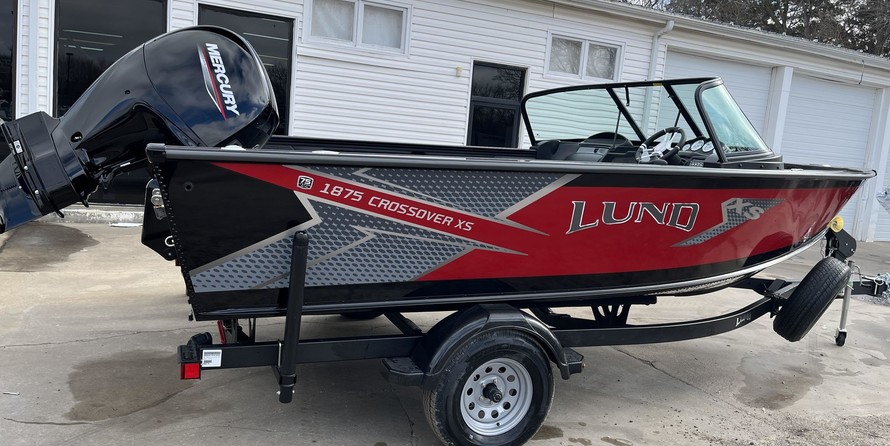 Lund Boats 1875 Crossover XS