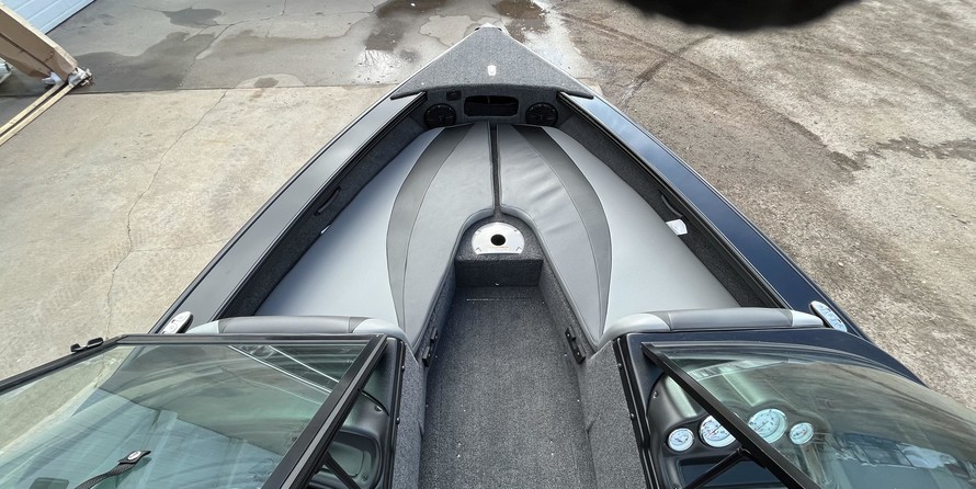 Lund Boats 1875 Crossover XS