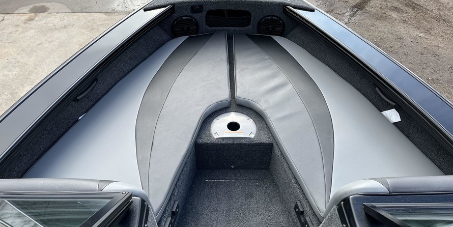 Lund Boats 1875 Crossover XS