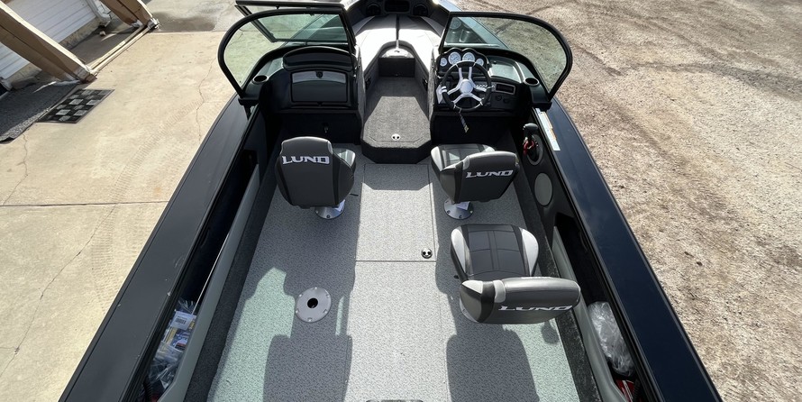 Lund Boats 1875 Crossover XS