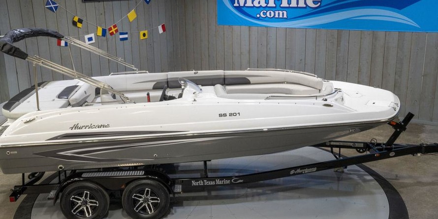 Hurricane 201 sundeck sport