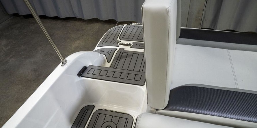 Hurricane 201 sundeck sport