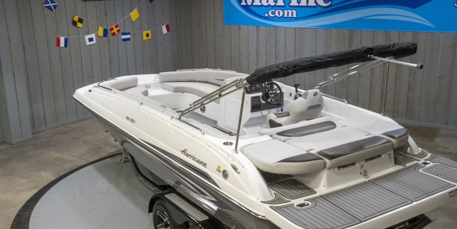 Hurricane 201 sundeck sport