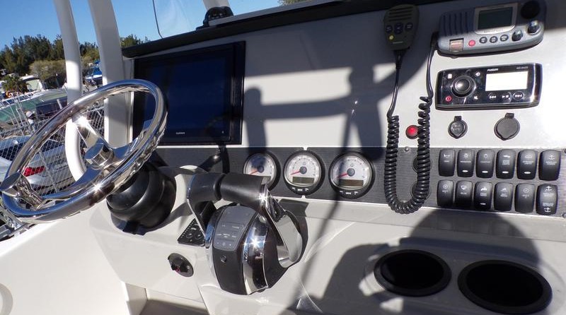 Boston Whaler 270 Dauntless