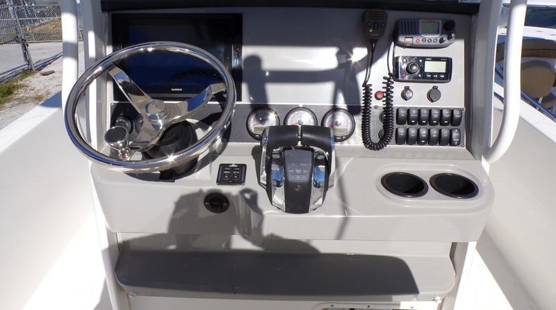 Boston Whaler 270 Dauntless