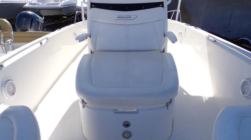 Boston Whaler 270 Dauntless