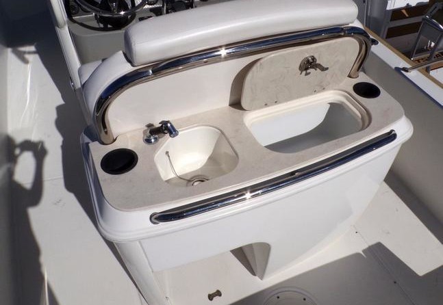 Boston Whaler 270 Dauntless