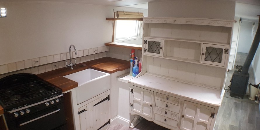 Amber boats amsterdam cruiser style wide beam barge