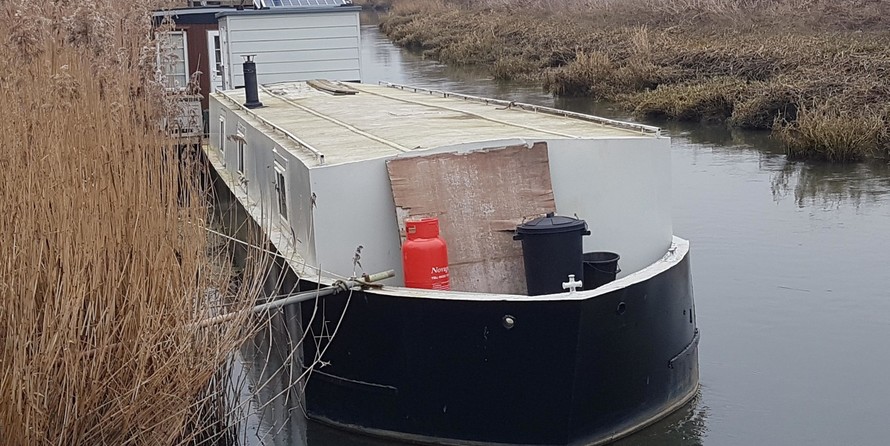 Amber boats amsterdam cruiser style wide beam barge