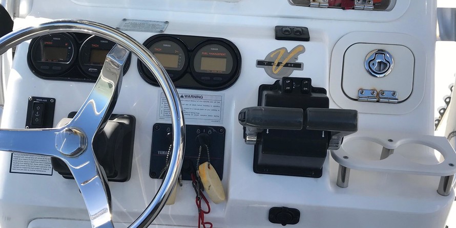 Century 2900 center console