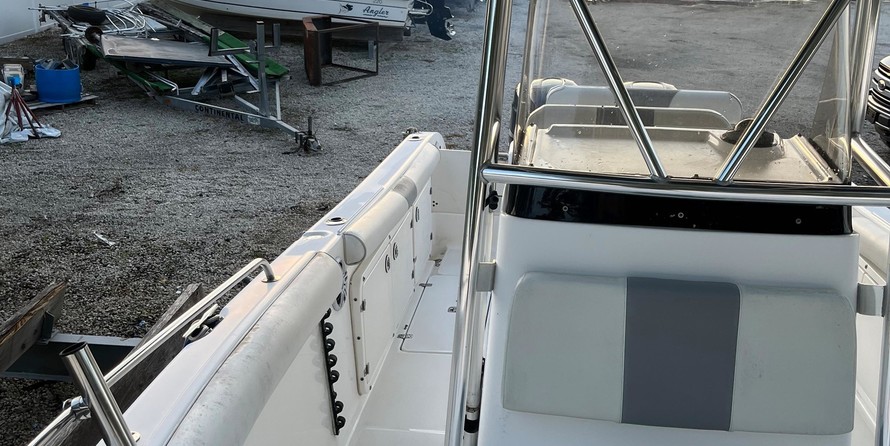 Century 2900 center console