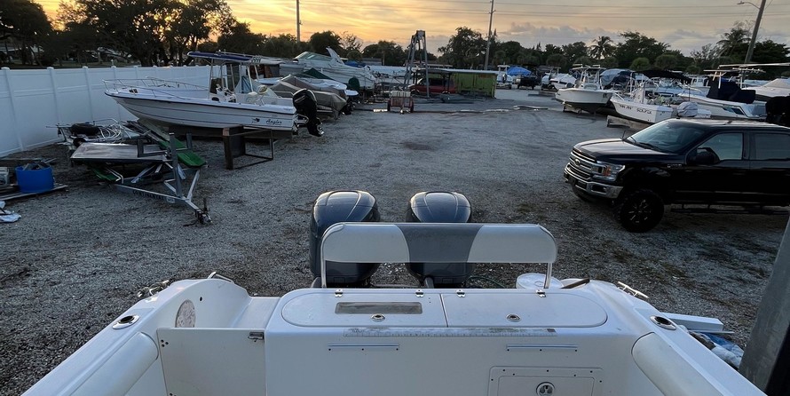 Century 2900 center console