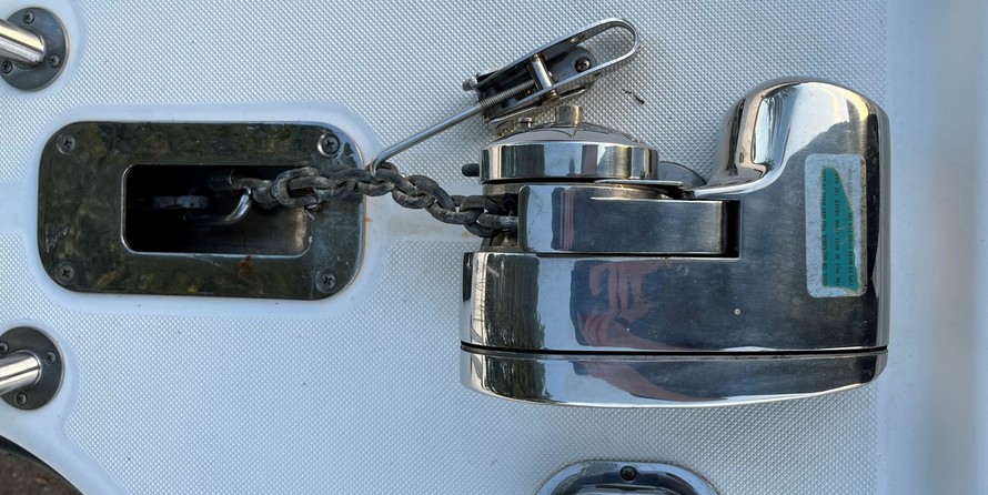 Century 2900 center console