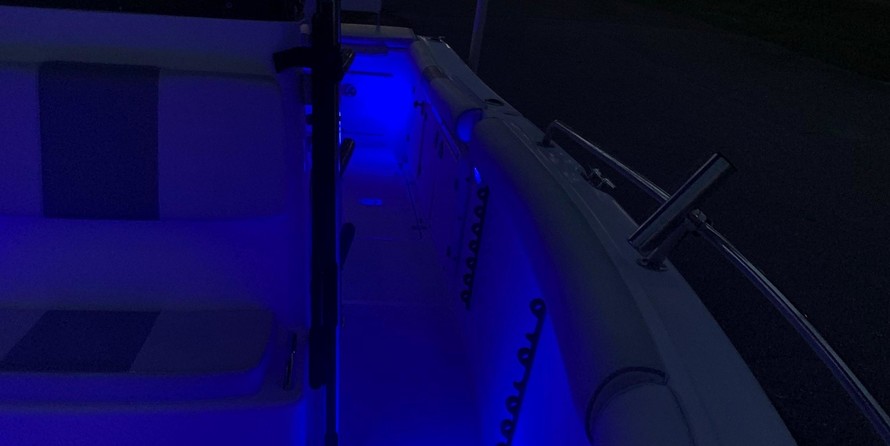 Century 2900 center console