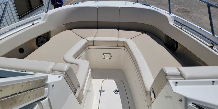 Boston Whaler 320 Vantage