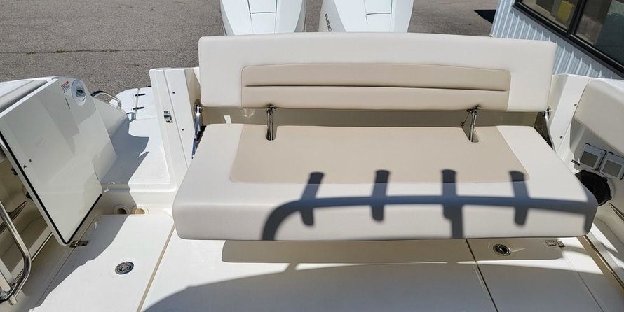 Boston Whaler 320 Vantage