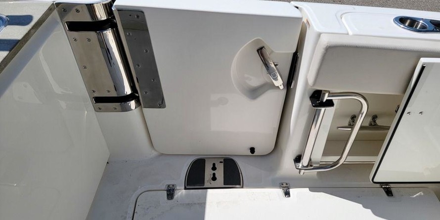 Boston Whaler 320 Vantage